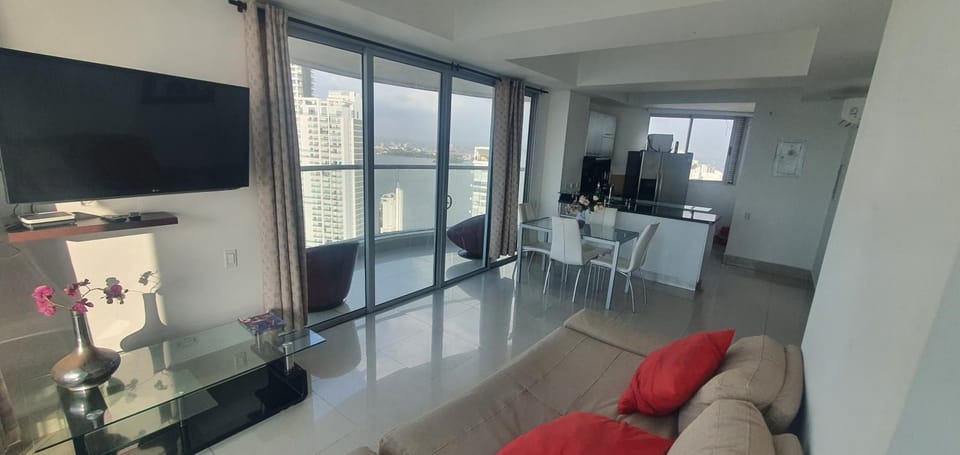 TV and multimedia, Kitchen or kitchenette, Living room, Seating area, Dining area, minibar