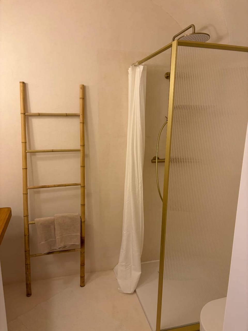 Shower, Bathroom, towels