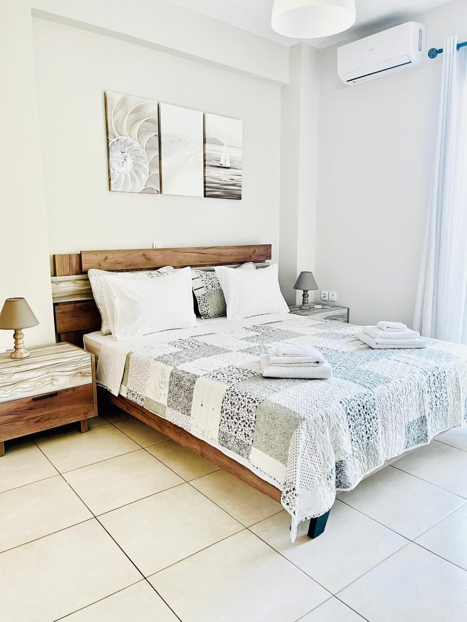 Bed, Photo of the whole room, Bedroom, towels, air conditioner