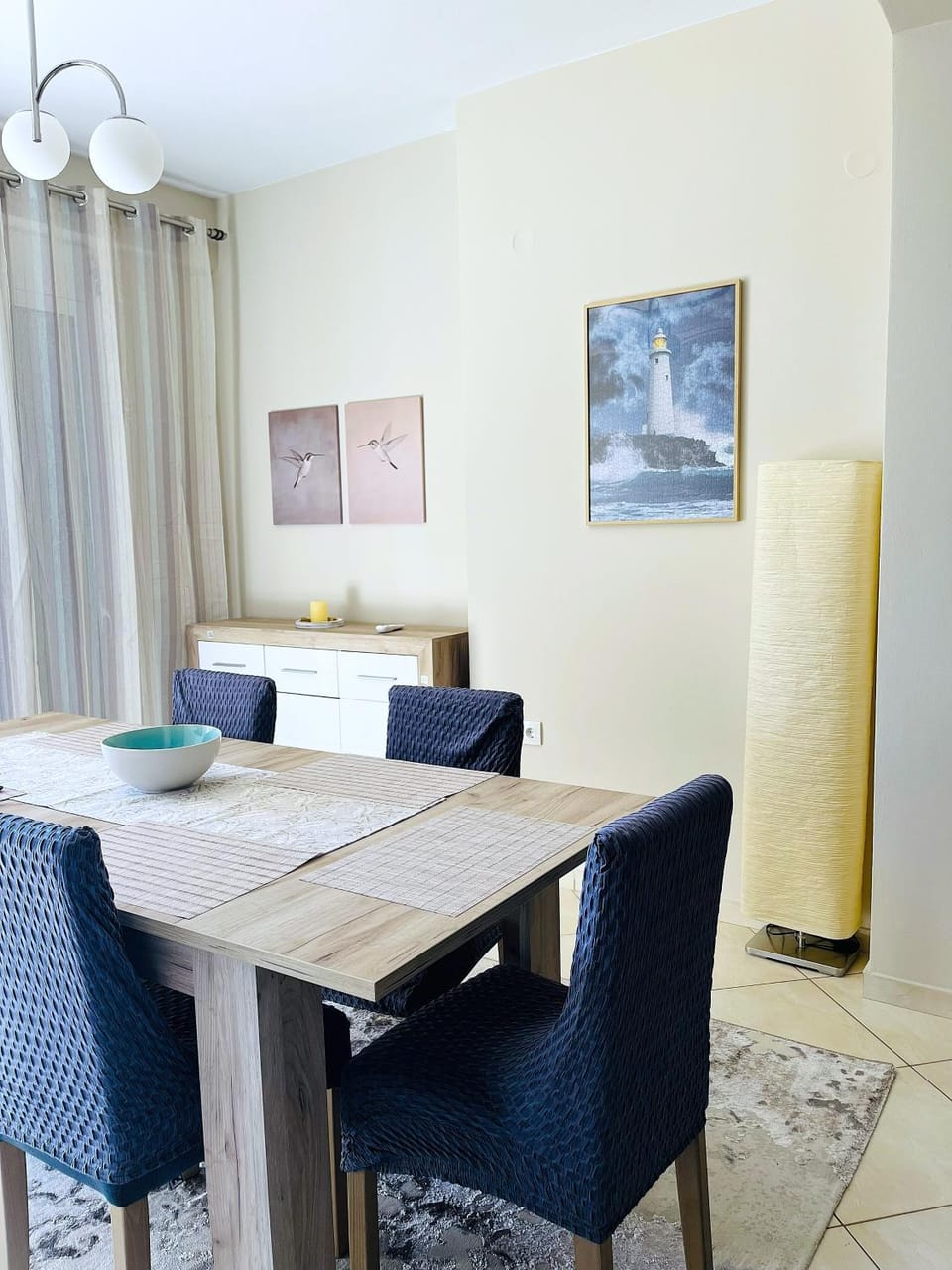 Seating area, Dining area