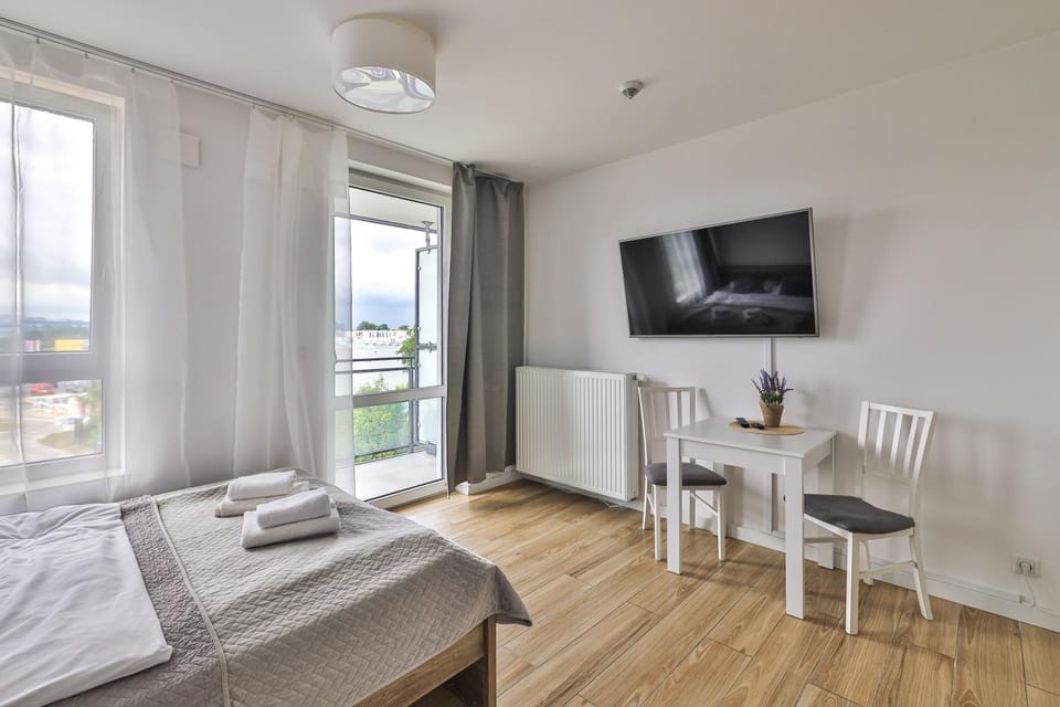 Bed, TV and multimedia, View (from property/room), Balcony/Terrace