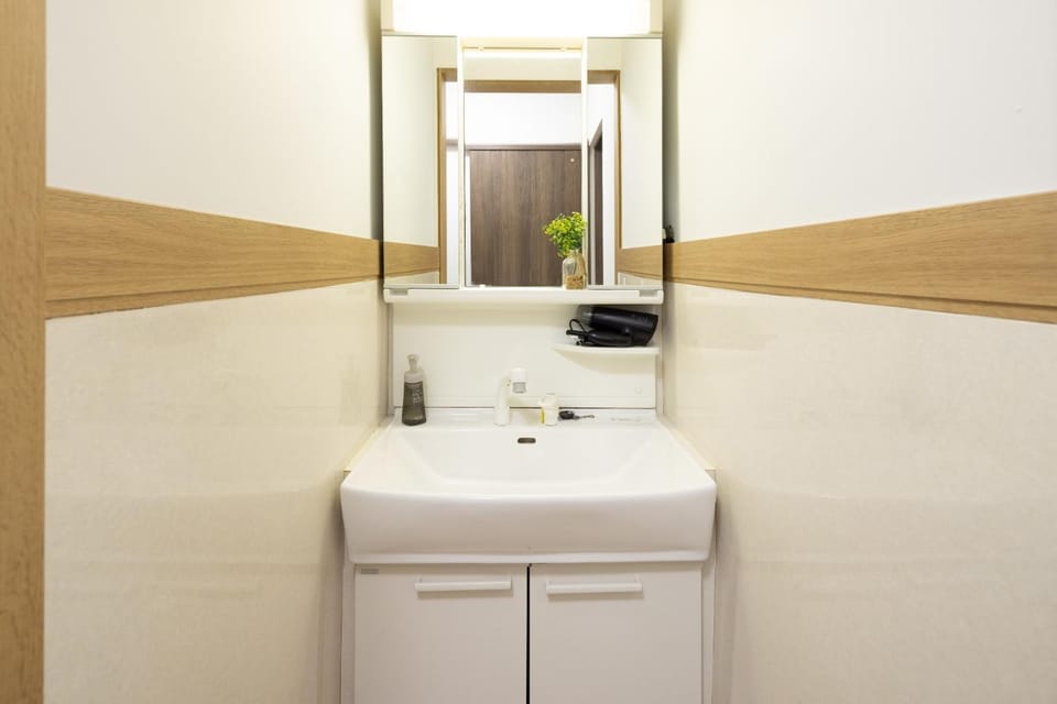 Guest House Shine Bright - Vacation STAY 19289 House in Fukuoka