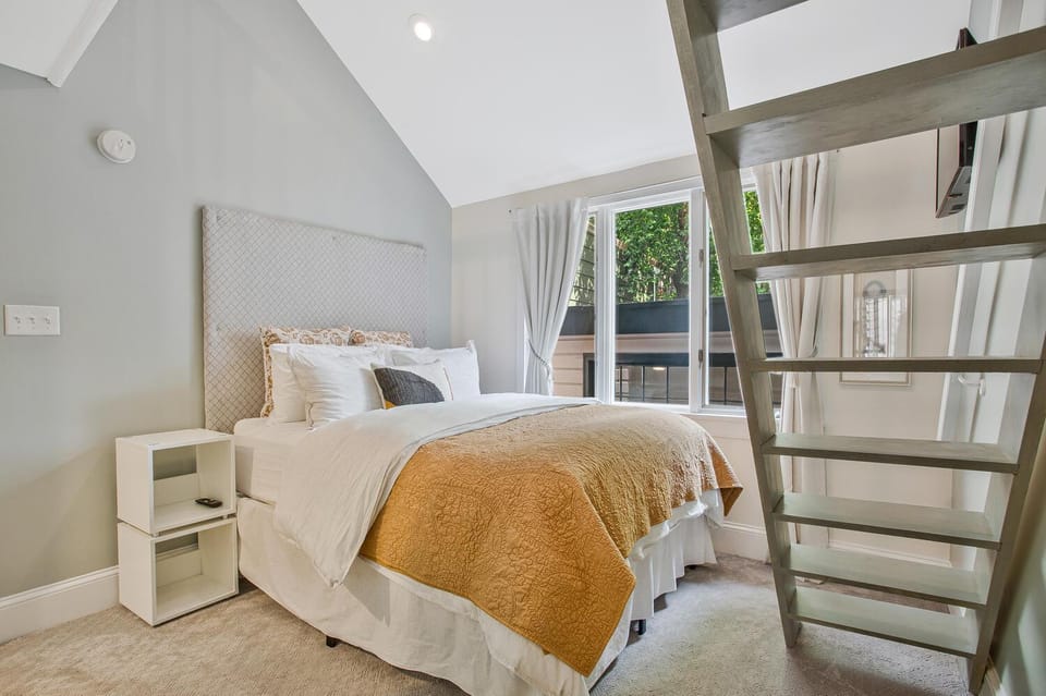 Historic Row Home in Downtown Annapolis House in Spa Creek