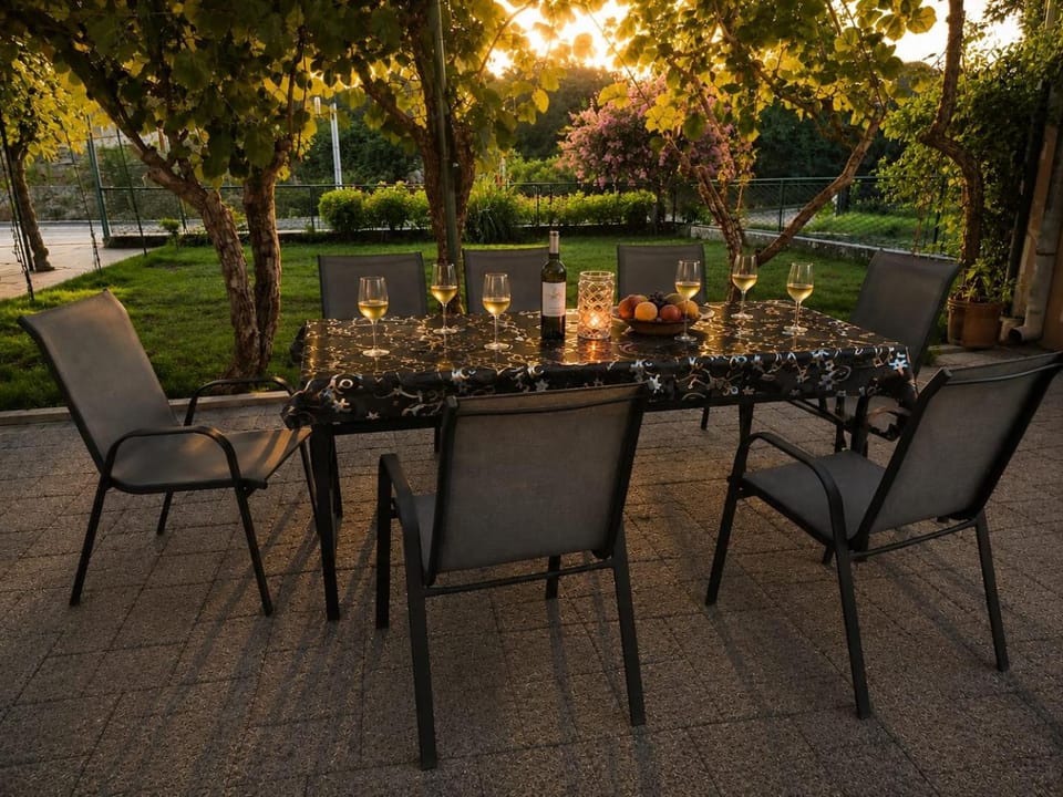 View (from property/room), Food and drinks, Garden view