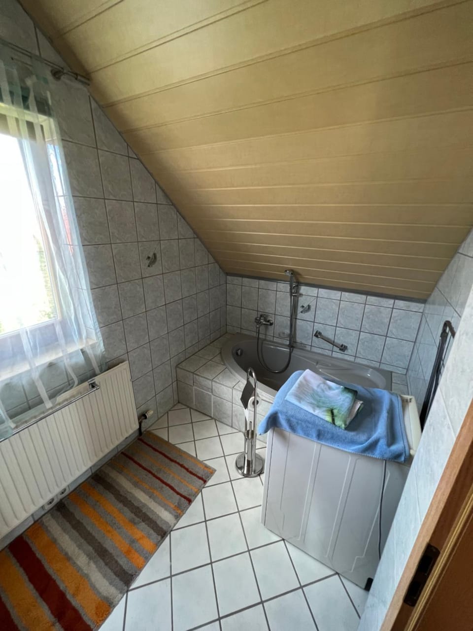 Bathroom, Photo of the whole room