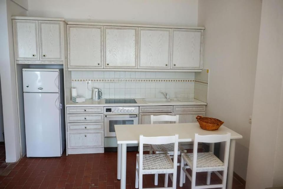 Sunny Bay Beachfront Retreat Apartment in Halkidiki