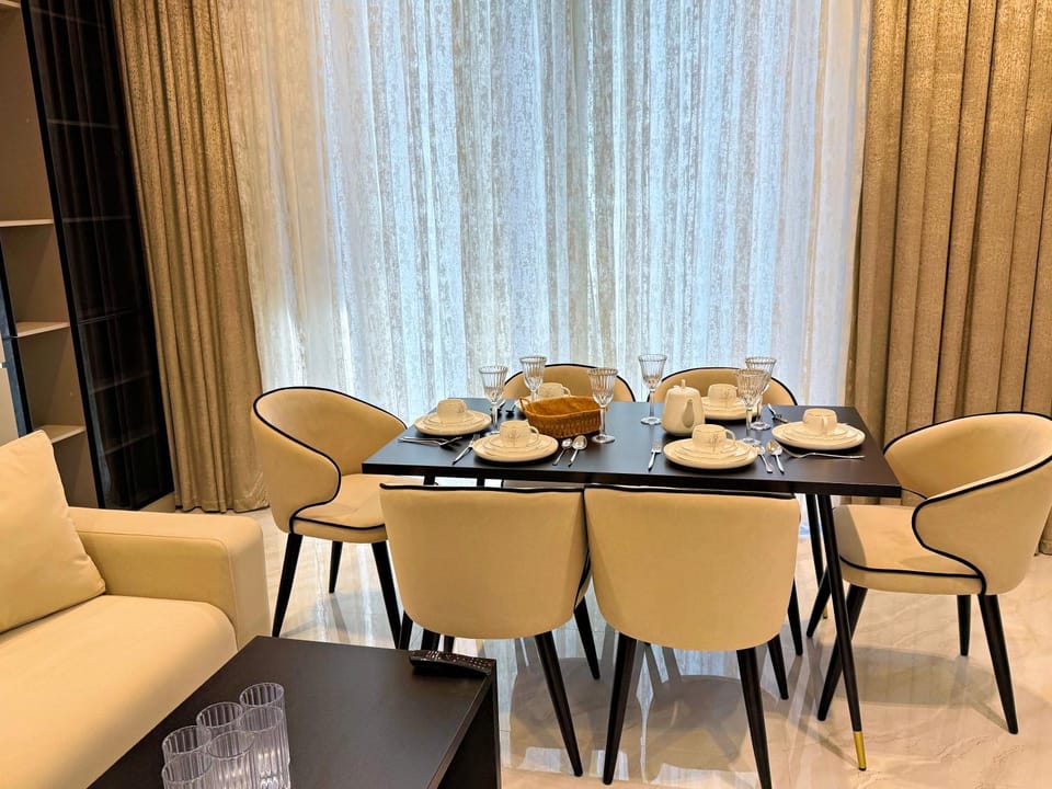 Living room, Dining area