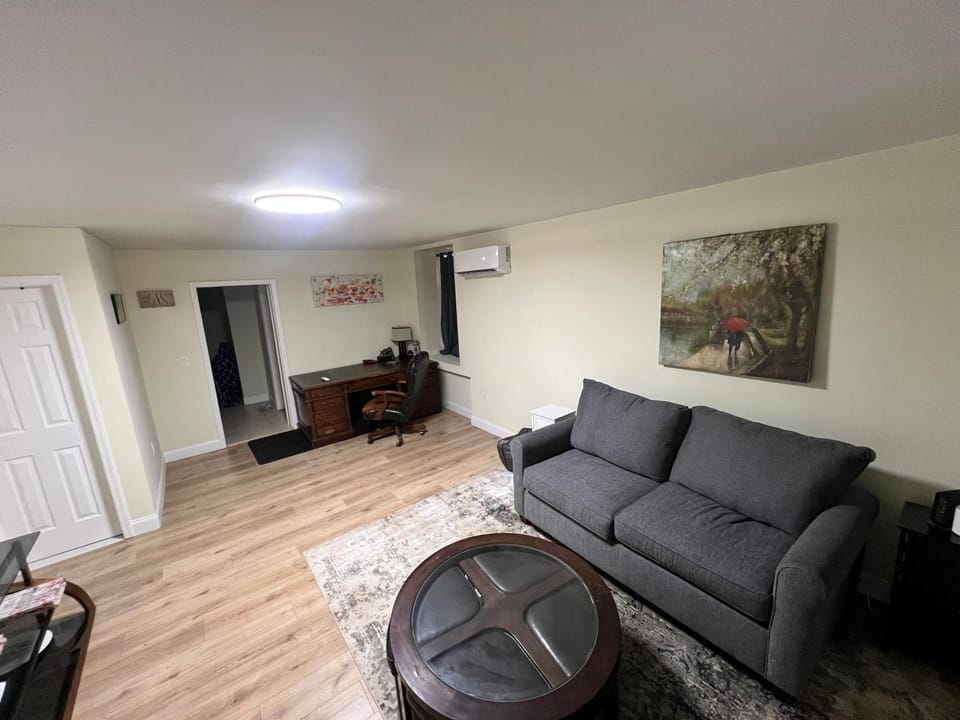 Your Comfortable Home Away From Home Apartment in Secaucus