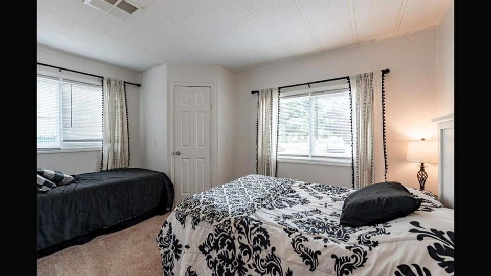 Bed, Bedroom