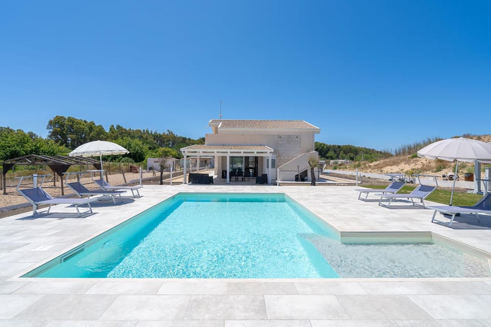 Villa very close to Santa Maria Del Focallo beach blue flag with private pool Villa in Santa Maria del Focallo