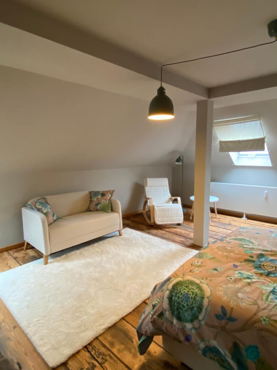 Photo of the whole room, Seating area, Bedroom