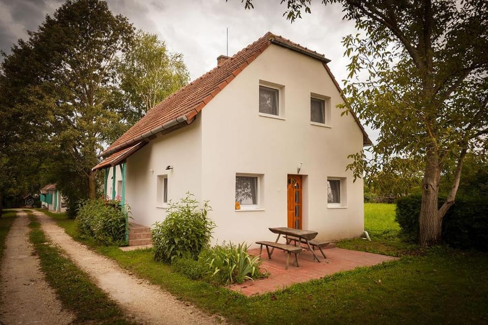 Őrségi 5 Érzék Házak Apartment in Hungary