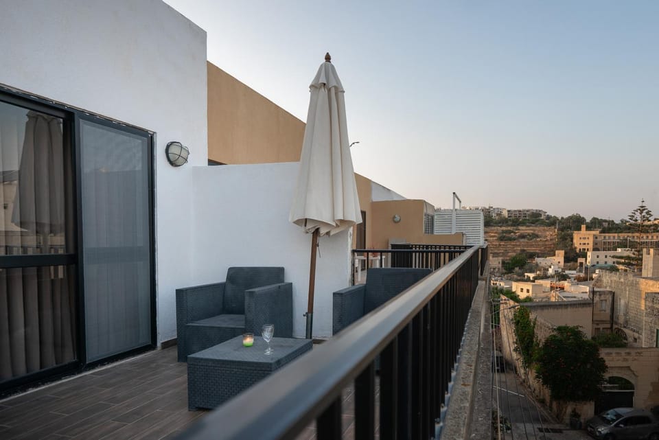 Property building, Day, View (from property/room), Balcony/Terrace, City view