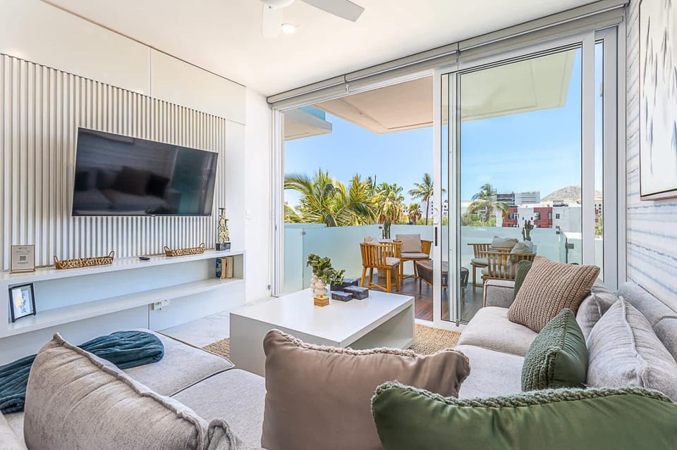 Marea Walk to Medano Stylish Stay in Cabo Apartment in Cabo San Lucas