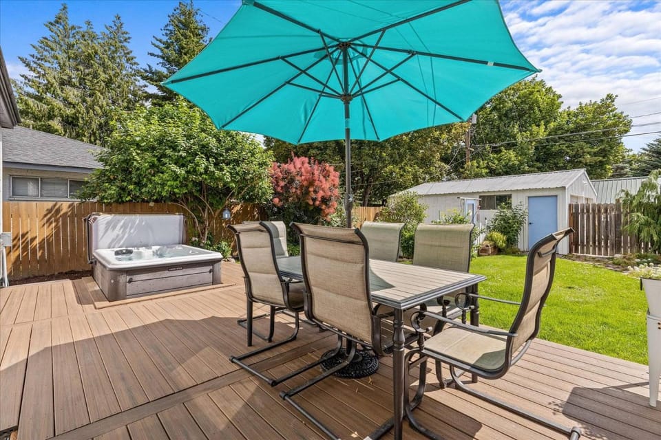 Blue Door Breeze House in Coeur dAlene