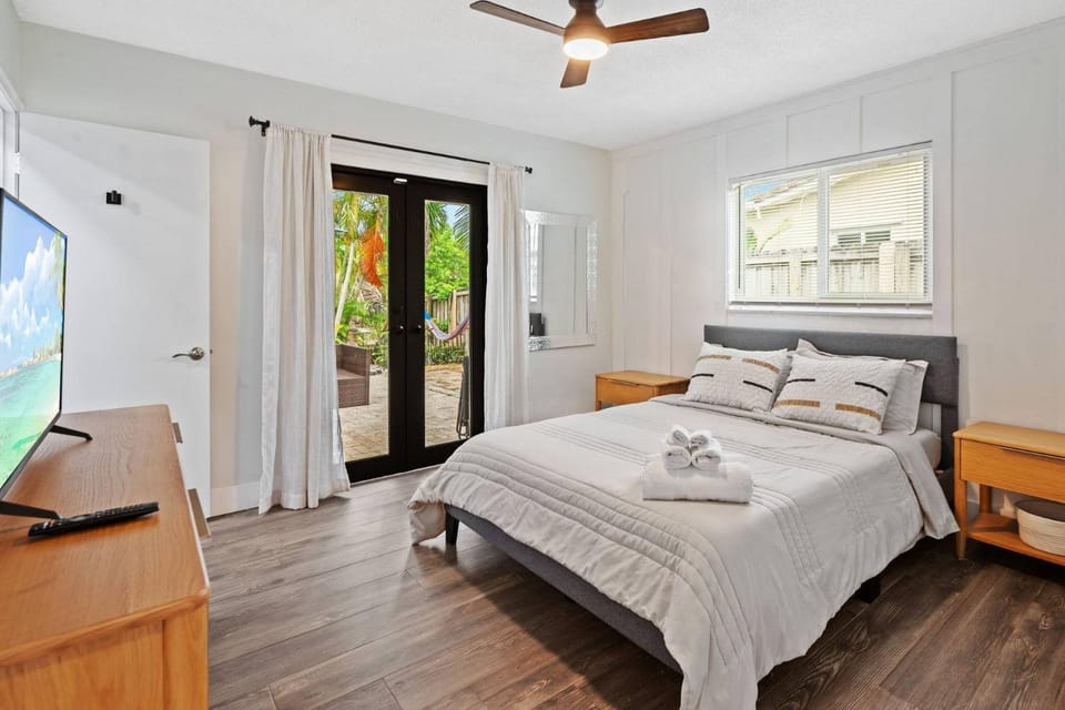 BlueLagoon House in Oakland Park