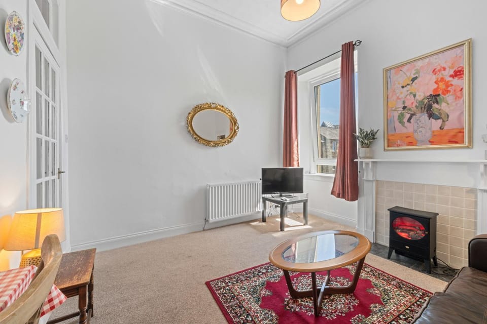 Communal lounge/ TV room, Living room