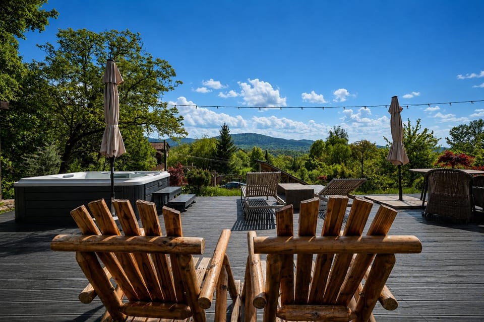 Patio, Spring, Day, Natural landscape, View (from property/room), Balcony/Terrace, Dining area, Mountain view
