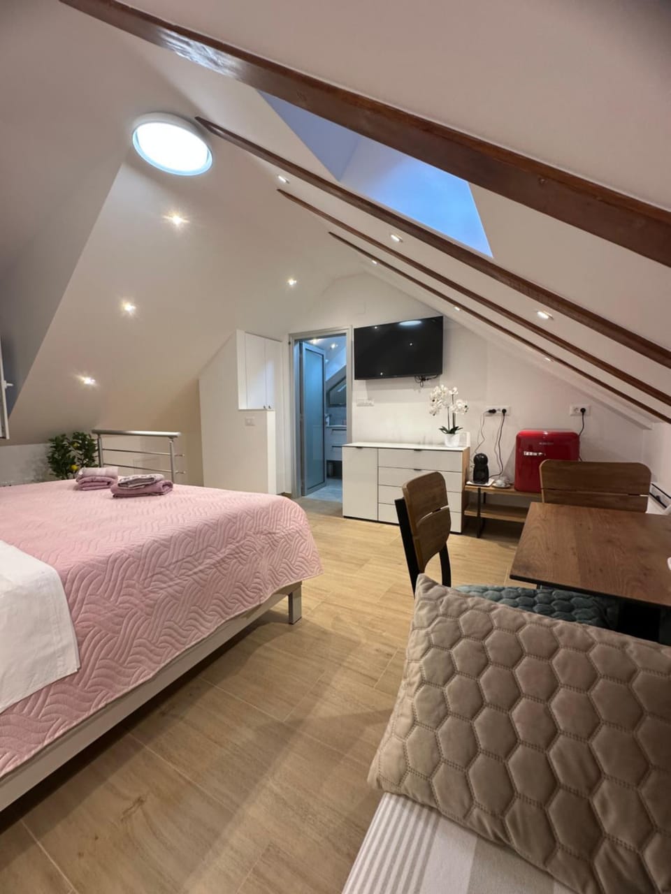 TV and multimedia, Bedroom