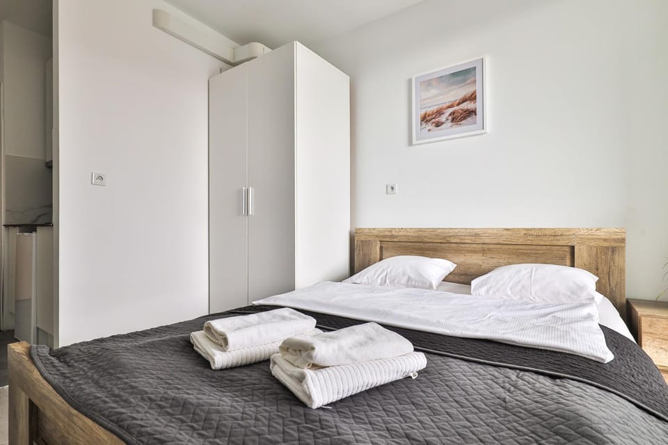 Bed, wardrobe