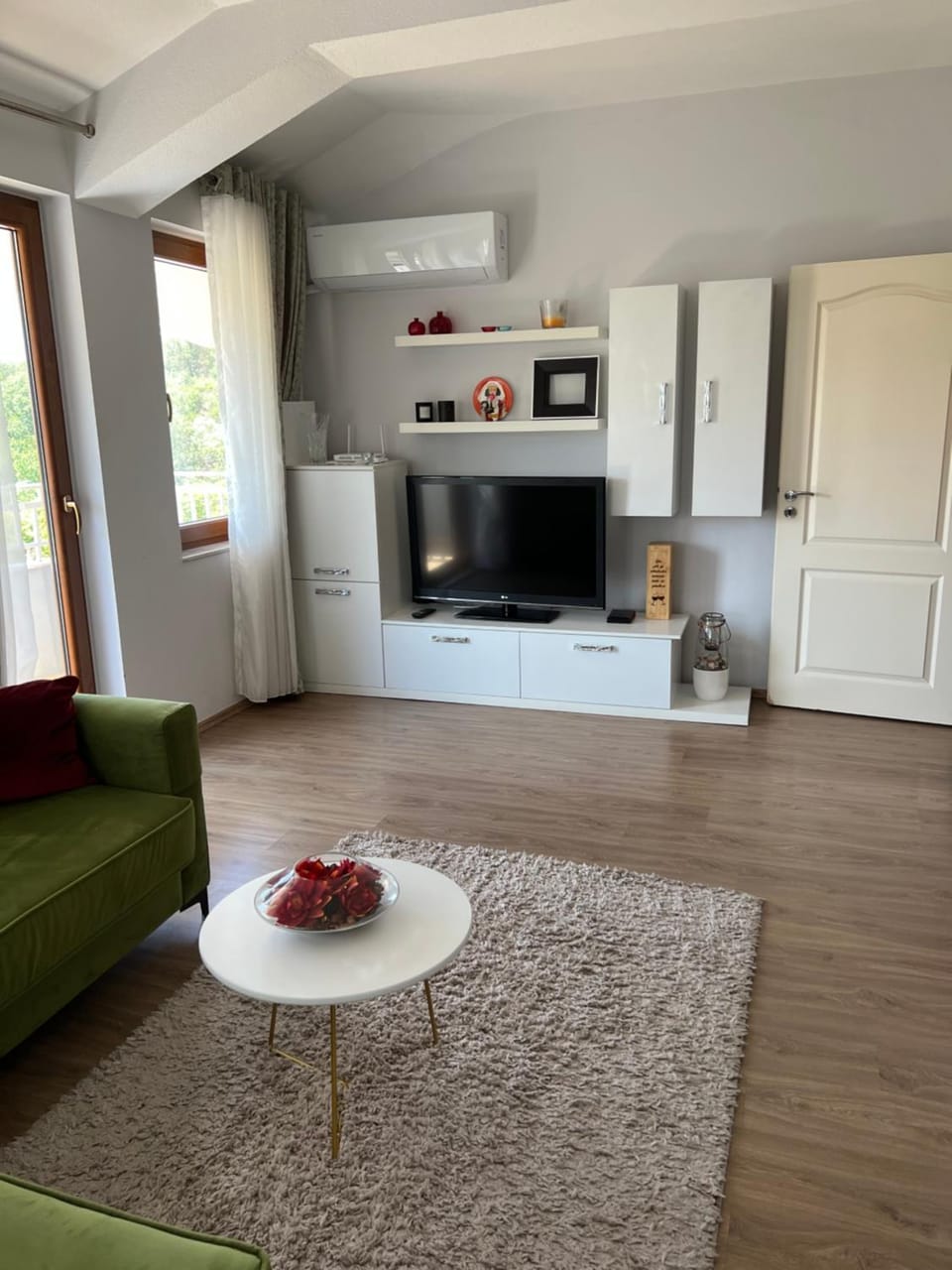 Artificial Lake View Apartament Apartment in Tirana