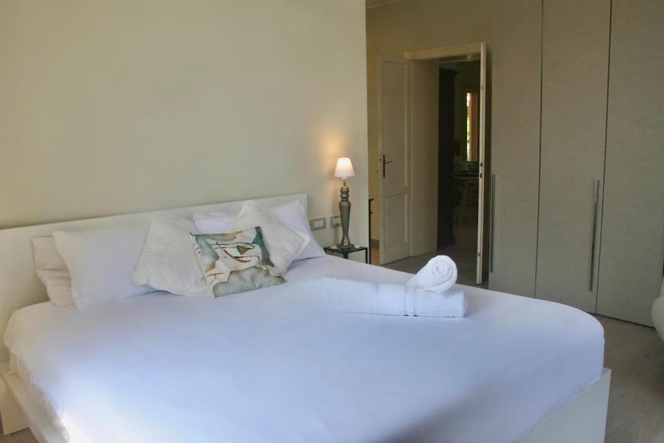 Deluxe top floor apartment in Villa Marina Apartment in Como