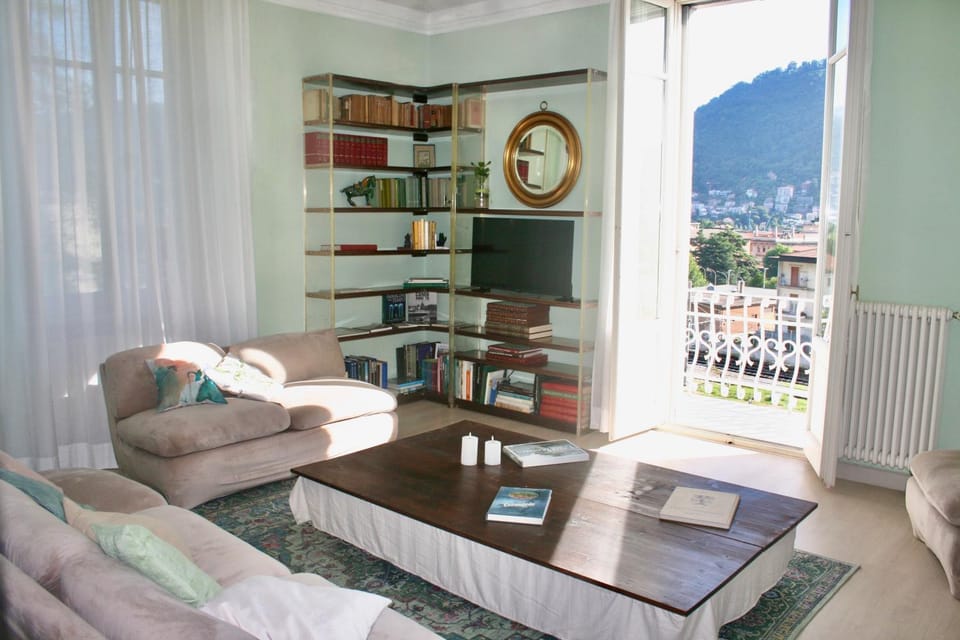 Library, Living room, Seating area