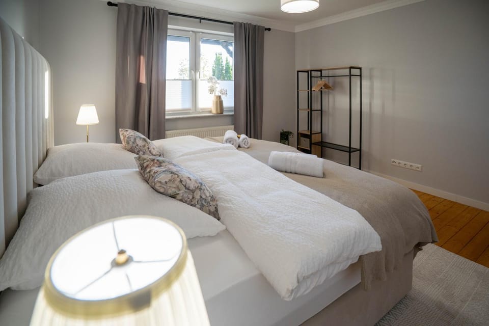 Bedroom, wardrobe