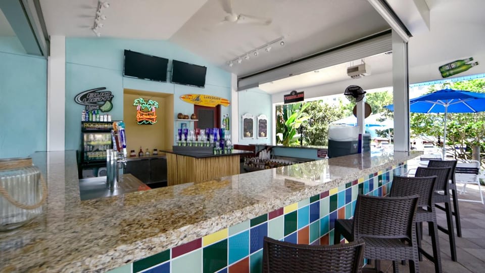 Restaurant/places to eat, Restaurant/places to eat, Alcoholic drinks