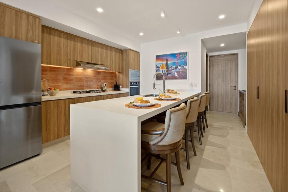 Kitchen or kitchenette, Dining area, Food, oven, stove