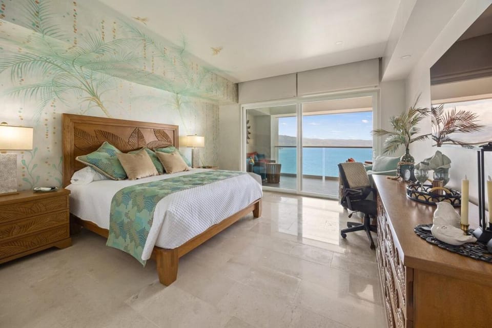 Bed, Natural landscape, Photo of the whole room, Bedroom, Sea view