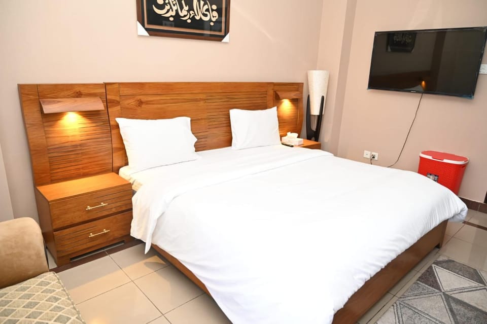 KMU Guest House Bed and Breakfast in Punjab
