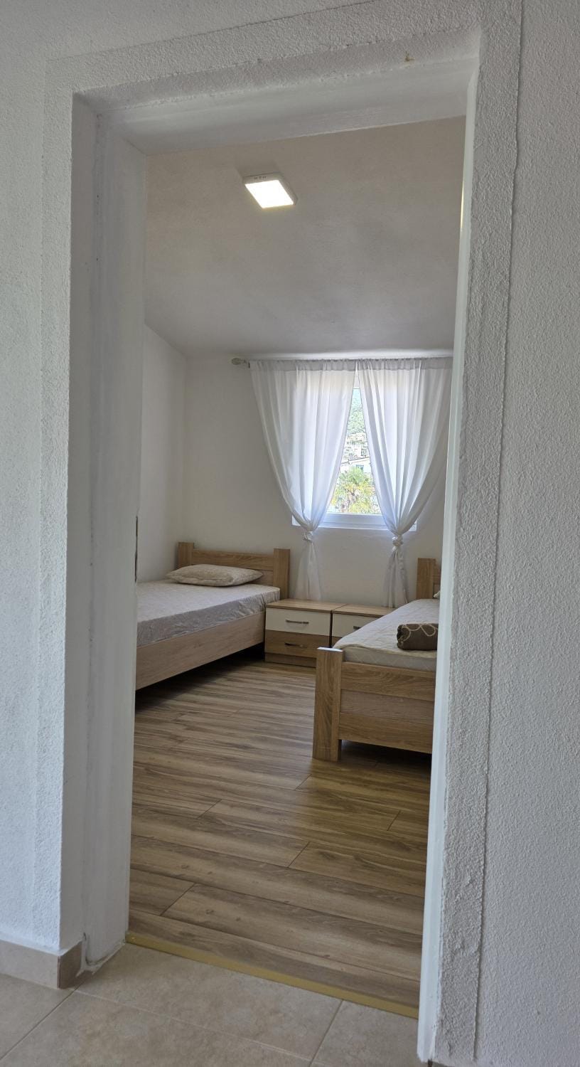 Bed, Living room, Photo of the whole room, Seating area, Bedroom