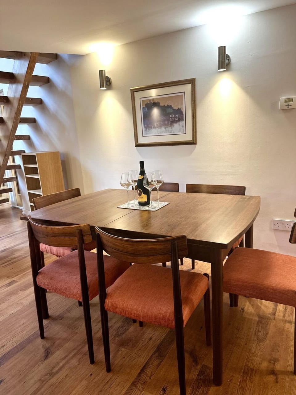 Seating area, Dining area