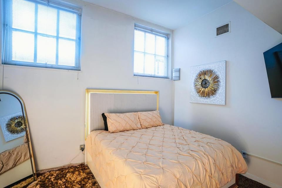 The Grandleaf Suite at Monument Circle Apartment in Indianapolis