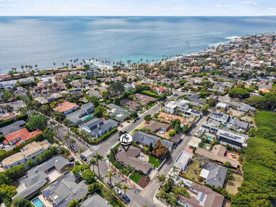 Stunning La Jolla Hideaway Close to Everything House in La Jolla