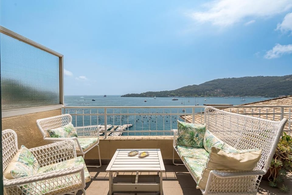HouseofPoet parking seaview terrace AC Apartment in Porto Venere
