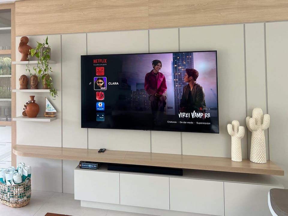 Communal lounge/ TV room, TV and multimedia, Living room