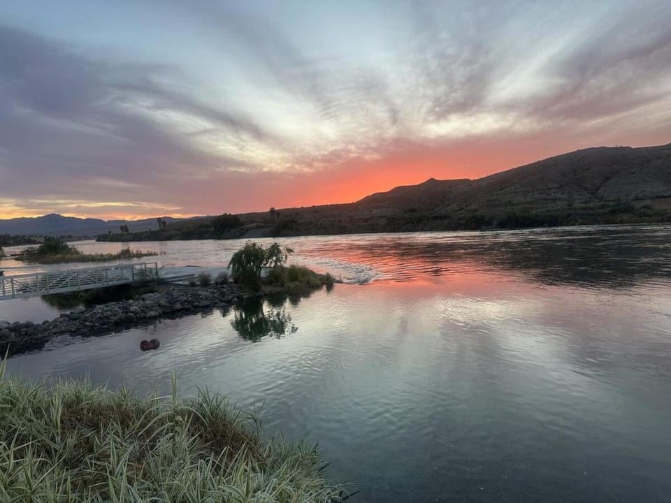 Gilligan's Island Fishing Jetski Shipwreck Oasis Villa in Bullhead City