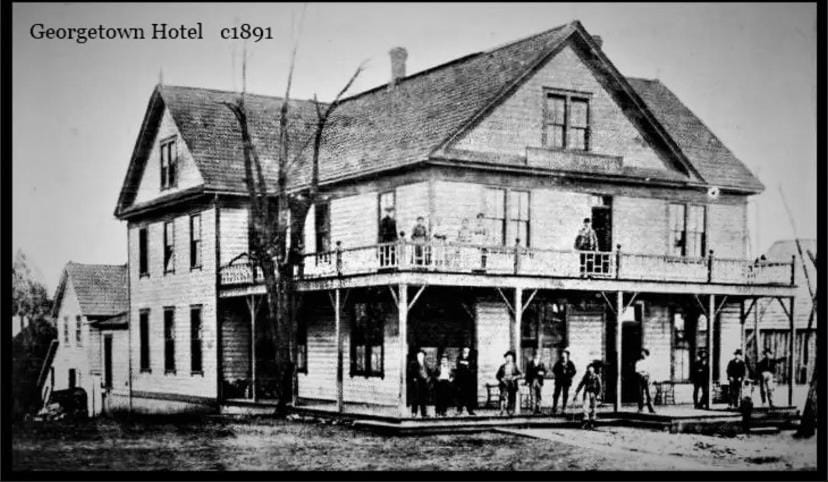 Georgetown Hotel and Saloon Apartment in Sierra Nevada