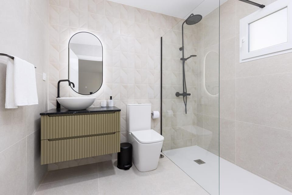 Shower, Bathroom, towels