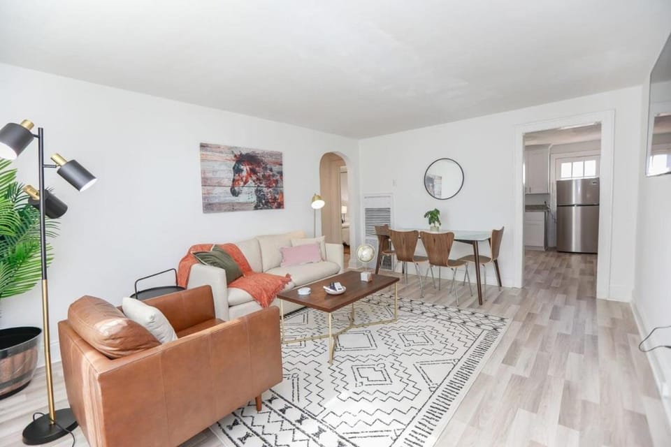 Sojourn on the Bay 2 BR Private Beach Access Apartment in Norfolk