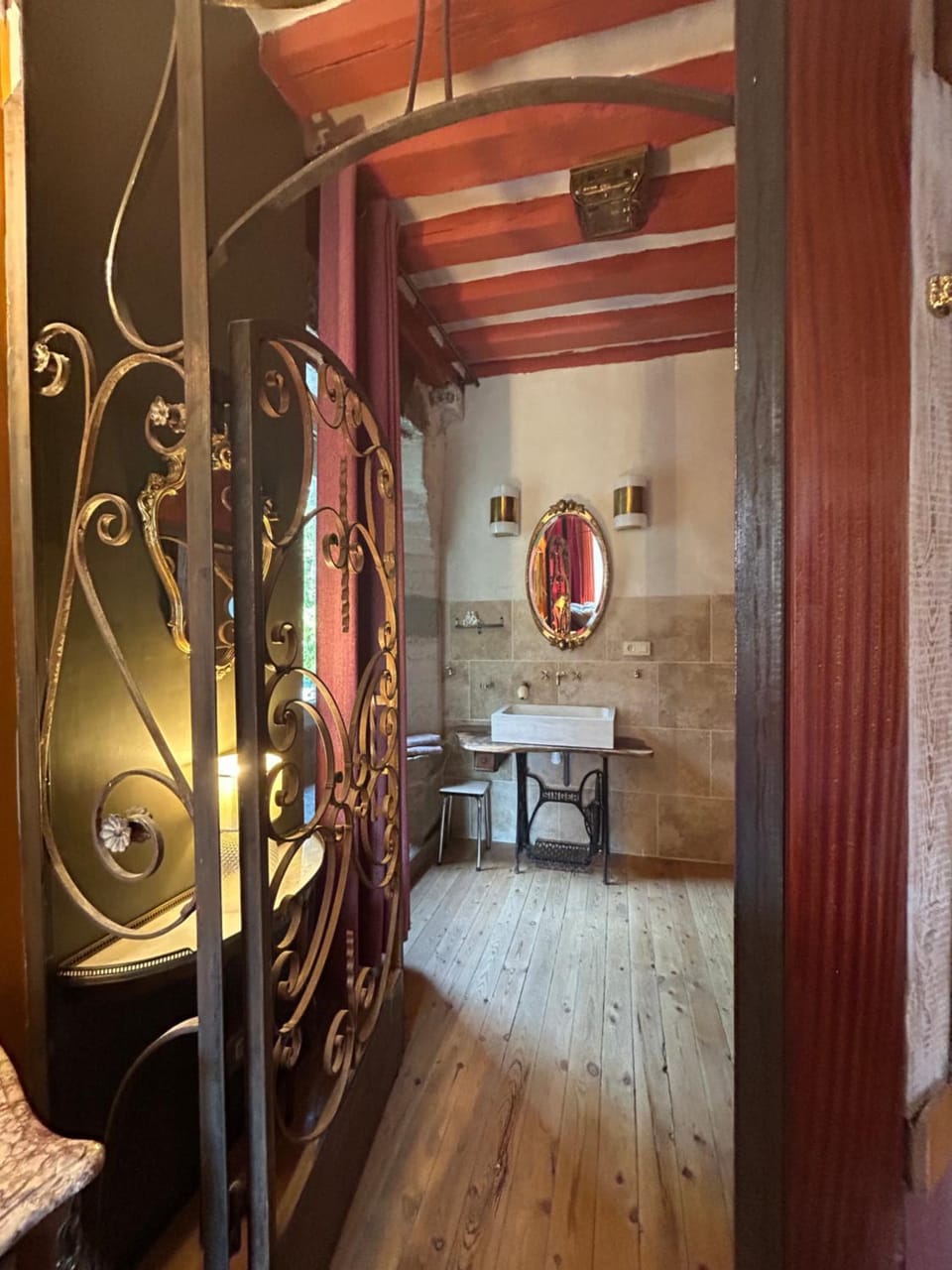 De Rose et D'Or House in Normandy
