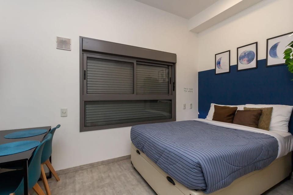 Bed, Night, Photo of the whole room, Bedroom