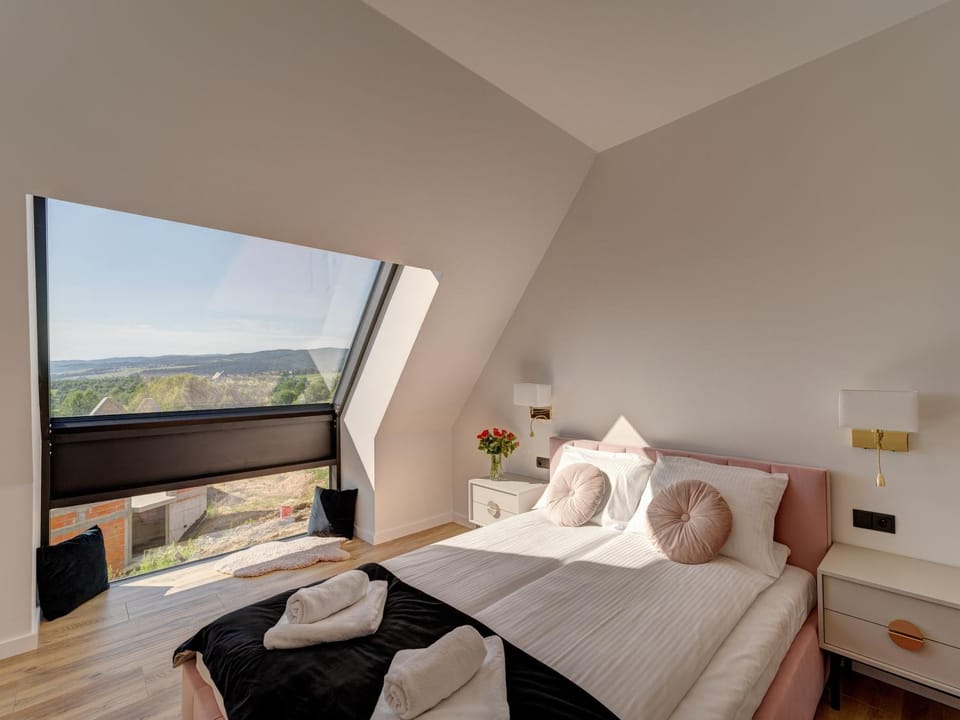 View (from property/room), Photo of the whole room, Bedroom