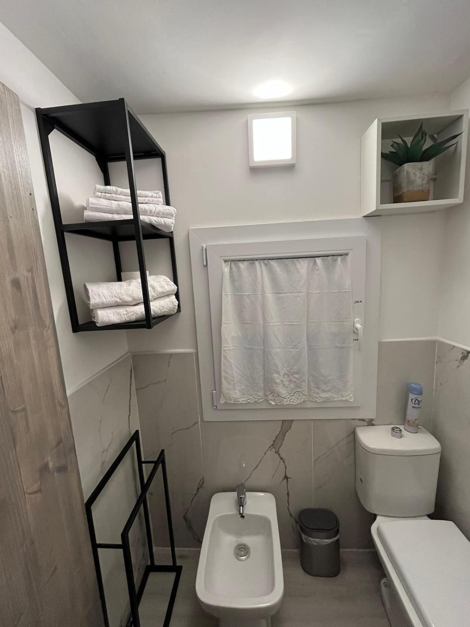 Toilet, Bathroom, bidet, towels