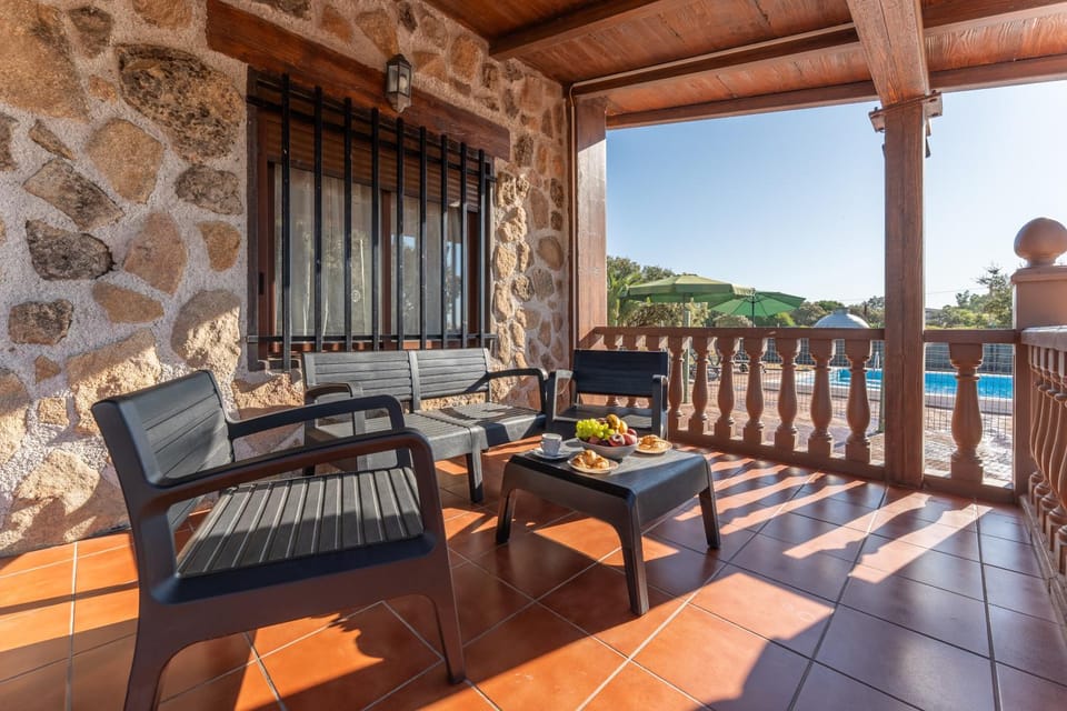 Patio, Day, View (from property/room), Balcony/Terrace, Pool view, Swimming pool, sunbed