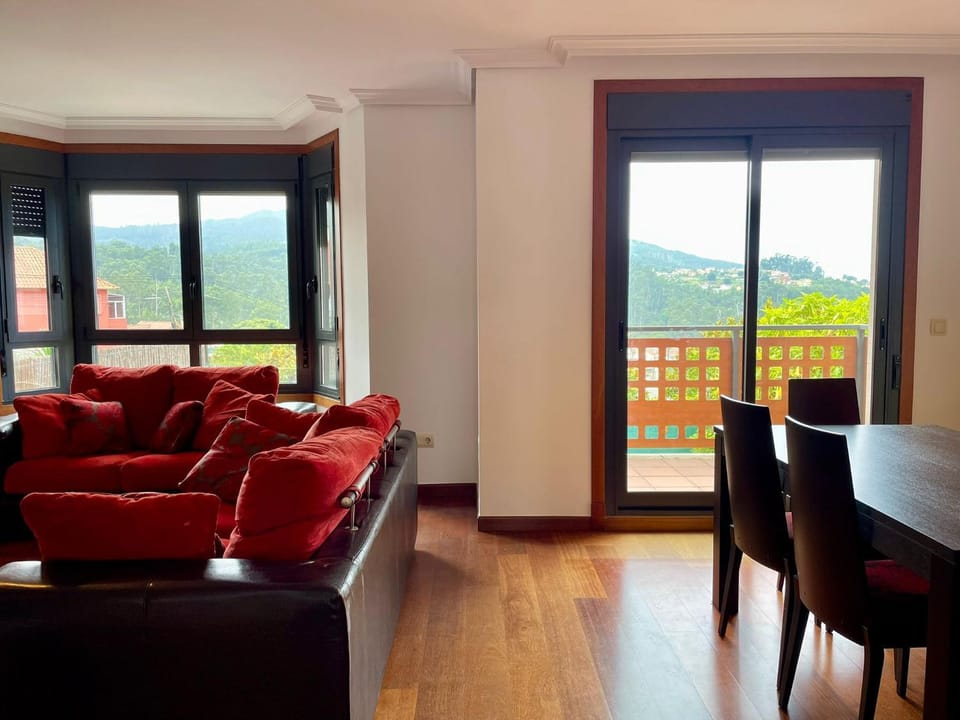 Living room, Dining area, Mountain view