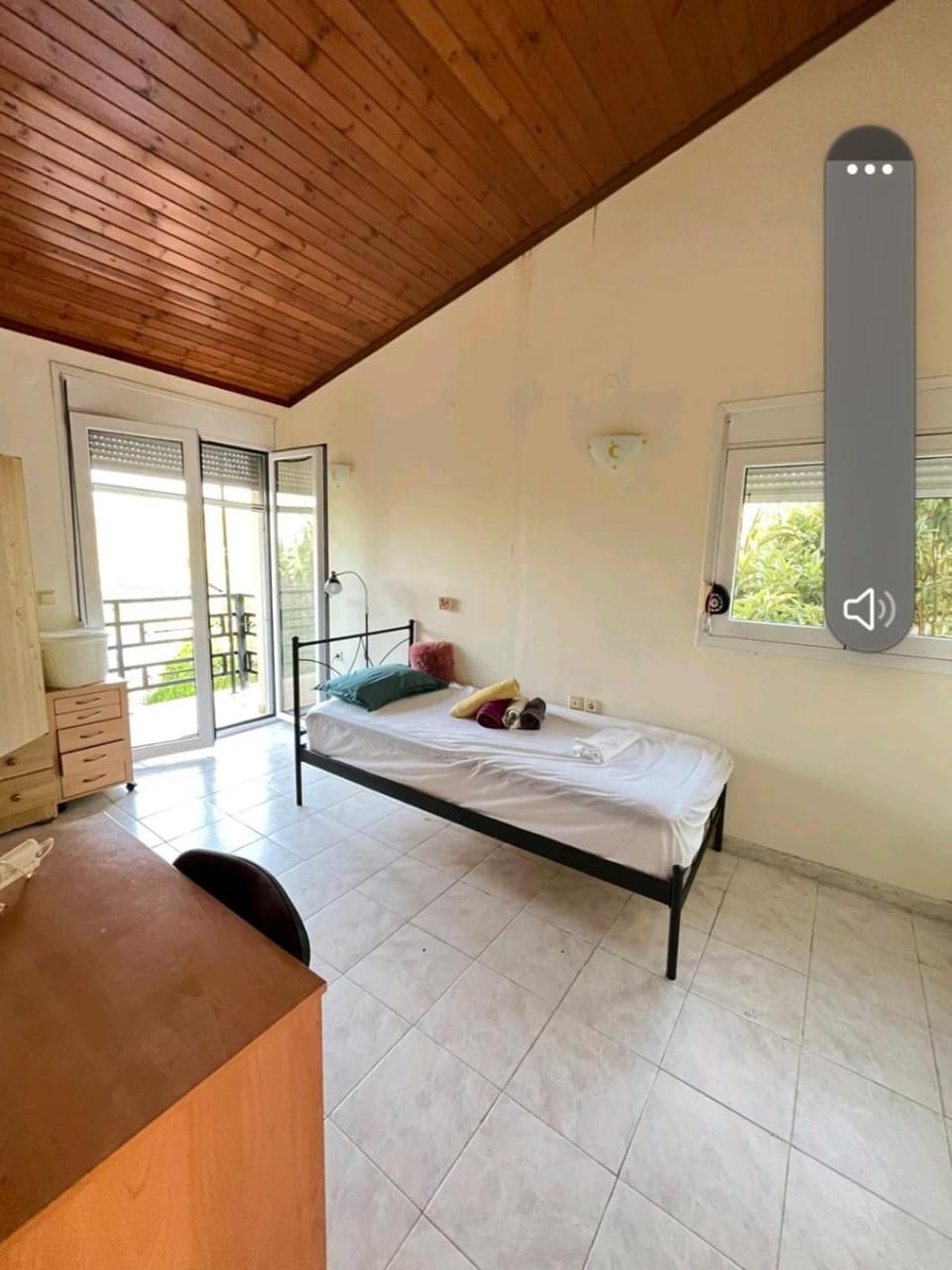 Bed, Bedroom, locker