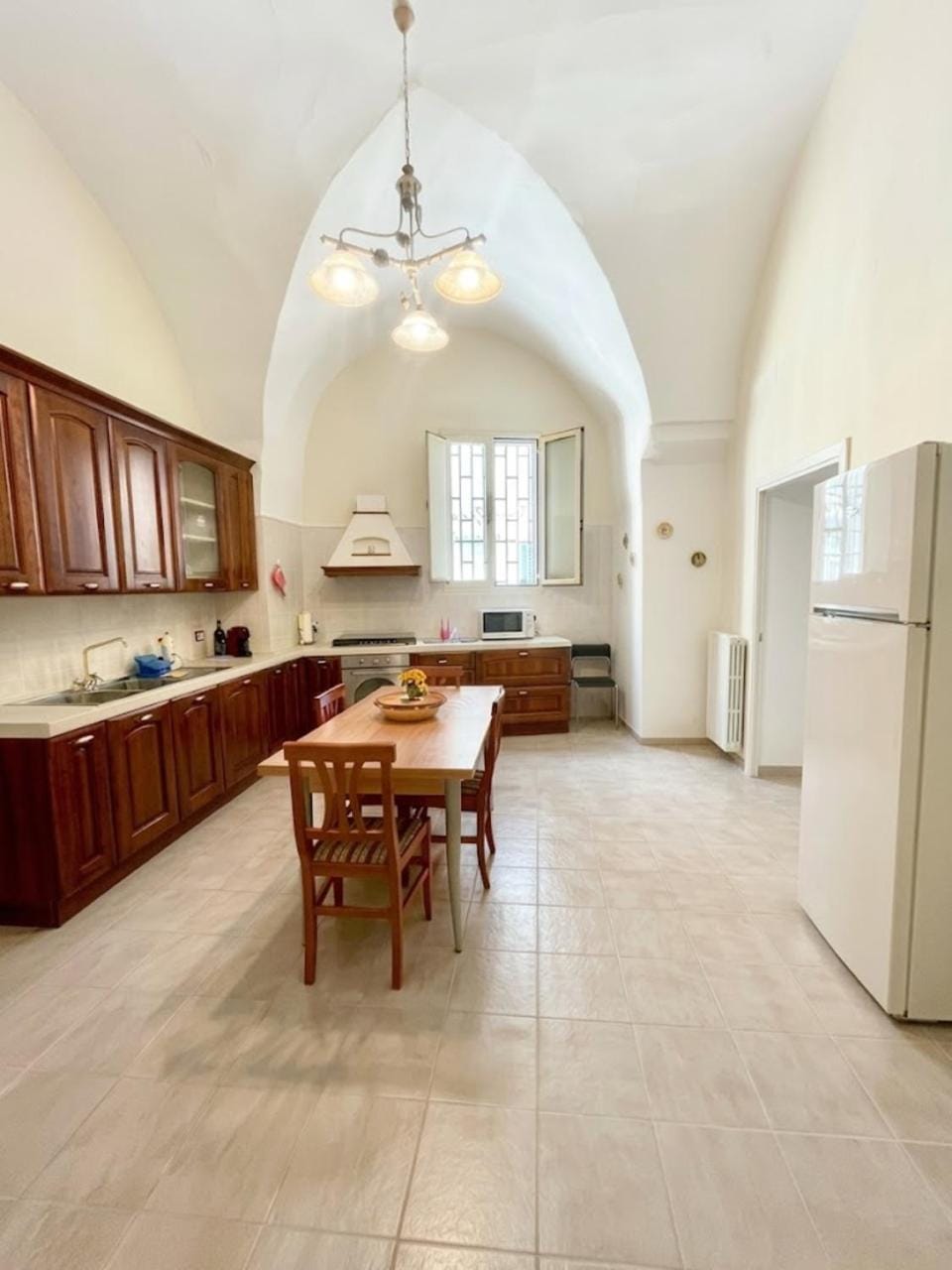 Kitchen or kitchenette, Dining area, Communal kitchen, oven, pet friendly, stove, kitchen